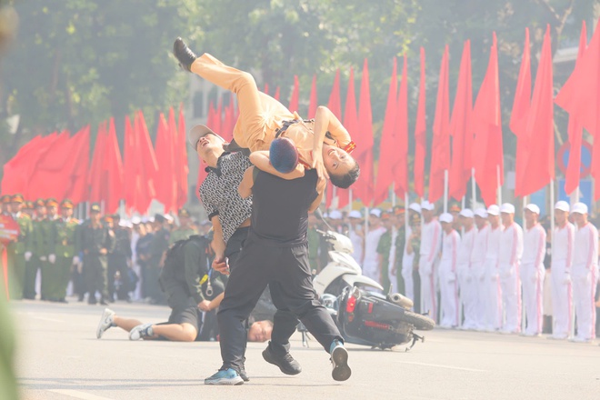 “Ngày hội vì Thủ đô bình yên”: Lan tỏa thông điệp tinh thần vì nước quên thân, vì dân phục vụ- Ảnh 12.