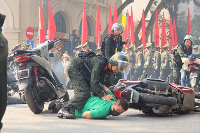 “Ngày hội vì Thủ đô bình yên”: Lan tỏa thông điệp tinh thần vì nước quên thân, vì dân phục vụ- Ảnh 16.