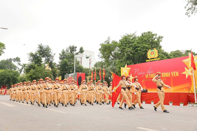 “Ngày hội vì Thủ đô bình yên”: Lan tỏa thông điệp tinh thần vì nước quên thân, vì dân phục vụ- Ảnh 6.