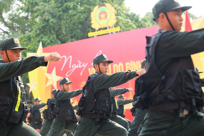 “Ngày hội vì Thủ đô bình yên”: Lan tỏa thông điệp tinh thần vì nước quên thân, vì dân phục vụ- Ảnh 14.