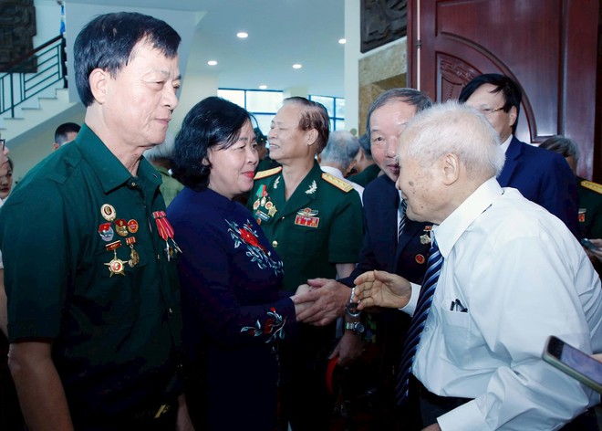 Hà Nội gặp mặt đại biểu cán bộ lão thành cách mạng, người có công tiêu biểu- Ảnh 8.