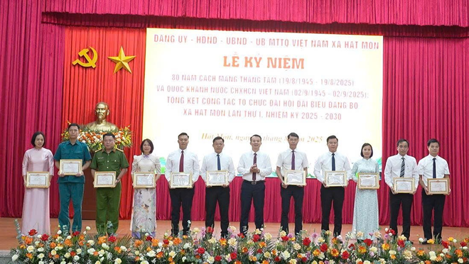 Hát Môn hướng tới phát triển bền vững sau thành công Đại hội Đảng bộ xã- Ảnh 4.