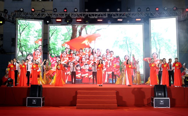Hỗ trợ 80 trường hợp khó khăn tại chương trình nghệ thuật phục vụ công nhân lao động- Ảnh 2.