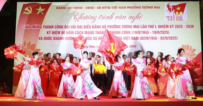 Tưng bừng đêm văn nghệ chào mừng Đại hội Đảng bộ phường Tương Mai lần thứ I- Ảnh 3.