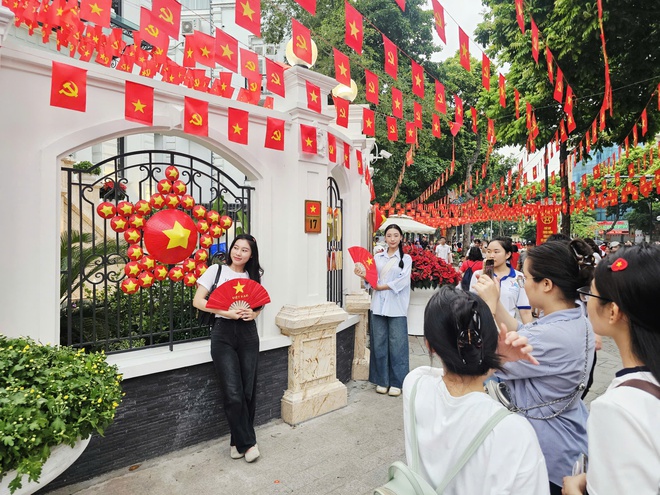 Nhiều hoạt động ý nghĩa tại Trung tâm Báo chí Thủ đô Hà Nội dịp Quốc khánh 2/9- Ảnh 10.