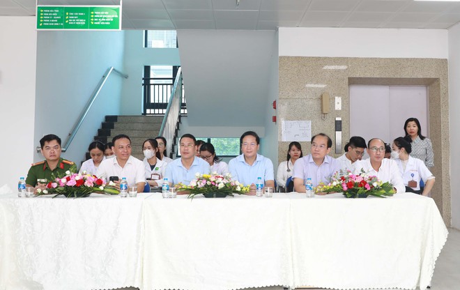Phường Vĩnh Hưng: Khám bệnh, phát thuốc cho gần 500 người có công và người cao tuổi dịp Quốc khánh- Ảnh 1.