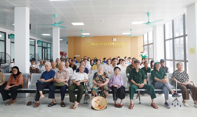 Phường Vĩnh Hưng: Khám bệnh, phát thuốc cho gần 500 người có công và người cao tuổi dịp Quốc khánh- Ảnh 3.
