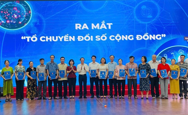 Phường Cầu Giấy: Quyết tâm trở thành điểm sáng của Thủ đô trong phong trào học tập số- Ảnh 2. Phường Cầu Giấy: Quyết tâm trở thành điểm sáng của Thủ đô trong phong trào học tập số- Ảnh 2.