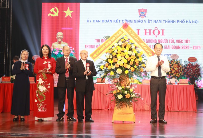 Phát động phong trào thi đua yêu nước trong đồng bào Công giáo Thủ đô lần thứ VII- Ảnh 3.