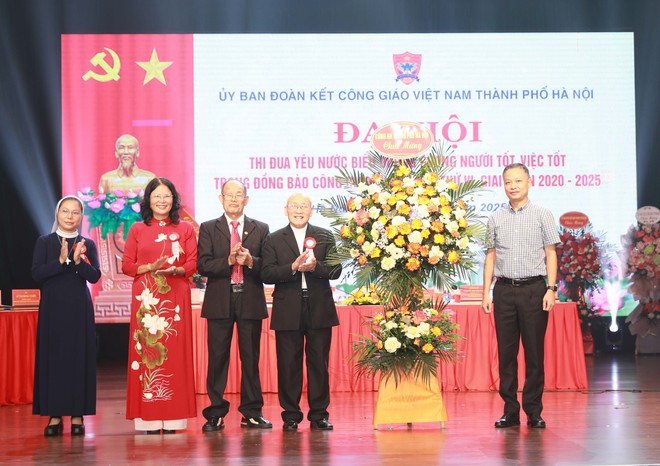Phát động phong trào thi đua yêu nước trong đồng bào Công giáo Thủ đô lần thứ VII- Ảnh 4.