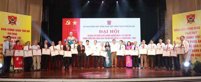 Phát động phong trào thi đua yêu nước trong đồng bào Công giáo Thủ đô lần thứ VII- Ảnh 12.