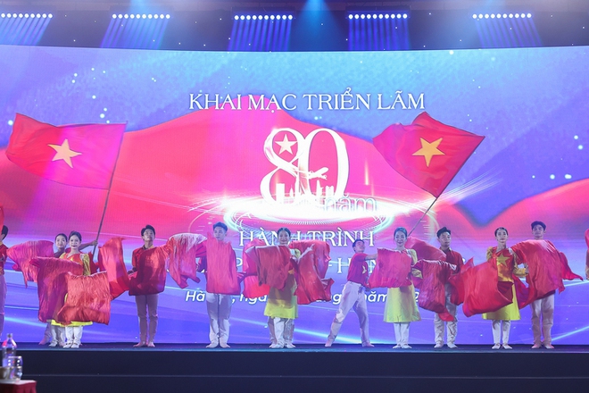 Triển lãm 80 năm tôn vinh lịch sử vẻ vang, lan tỏa lòng yêu nước, khát vọng vươn mình của dân tộc- Ảnh 9.