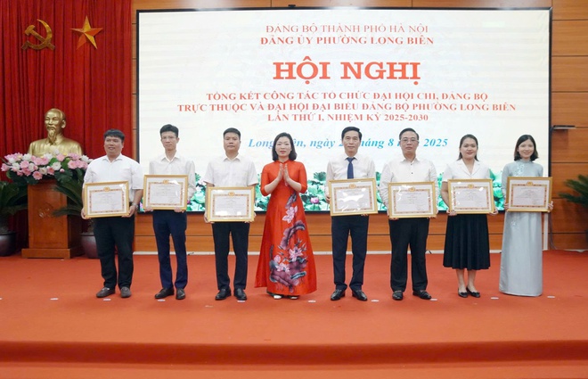 Đảng bộ phường Long Biên: Tổng kết công tác chỉ đạo Đại hội lần thứ I, khẳng định quyết tâm mới cho nhiệm kỳ 2025-2030- Ảnh 7.