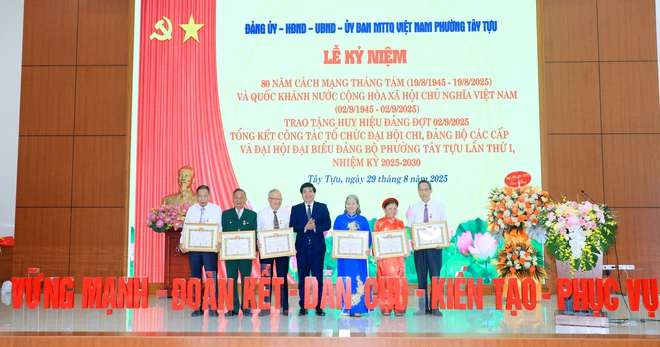Phường Tây Tựu kỷ niệm 80 năm Cách mạng tháng Tám và Quốc khánh 2/9- Ảnh 4.