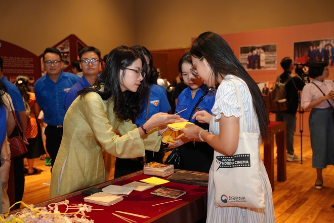Triển lãm “Văn Miếu - Quốc Tử Giám: Không gian văn hóa từ tri thức ngàn năm” tại Đà Nẵng- Ảnh 7.