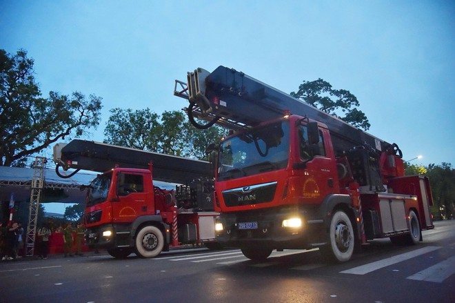 Công an Hà Nội tổng duyệt diễu binh, diễu hành "Ngày hội vì Thủ đô bình yên"- Ảnh 5.