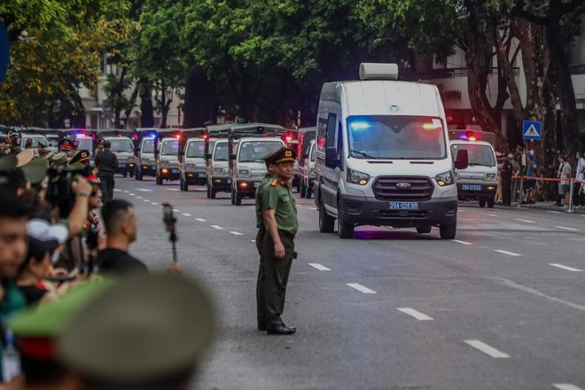 Công an Hà Nội tổng duyệt diễu binh, diễu hành "Ngày hội vì Thủ đô bình yên"- Ảnh 8.