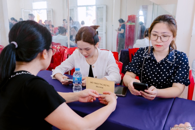 Người dân phường Phúc Lợi hào hứng, tự tin hơn với các tiện ích số- Ảnh 7.