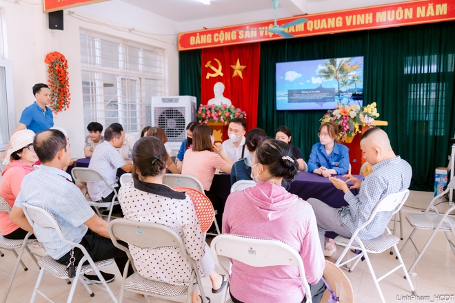 Người dân phường Phúc Lợi hào hứng, tự tin hơn với các tiện ích số- Ảnh 4.