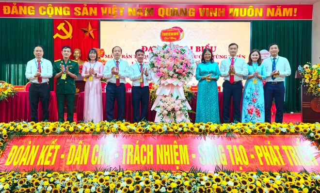 Đồng chí Vũ Dư Hùng giữ chức Chủ tịch Ủy ban MTTQ Việt Nam phường Tùng Thiện nhiệm kỳ 2025-2030- Ảnh 2.