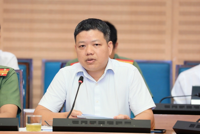Phó Chủ tịch UBND Thành phố Trương Việt Dũng làm việc với các chuyên gia, nhà khoa học về kế hoạch phát triển dữ liệu lớn- Ảnh 7.