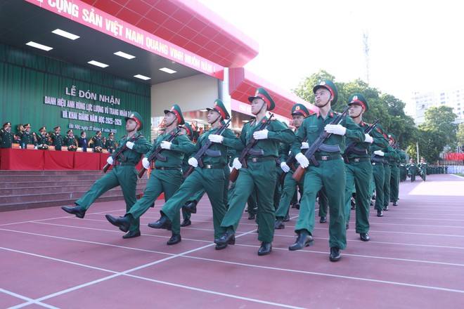 Học viện Hậu cần đón nhận danh hiệu Anh hùng Lực lượng vũ trang nhân dân lần thứ 2- Ảnh 9.