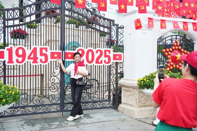 Hàng nghìn suất quà tiếp sức người dân tham dự "A80" tại Trung tâm Báo chí Thủ đô- Ảnh 22.