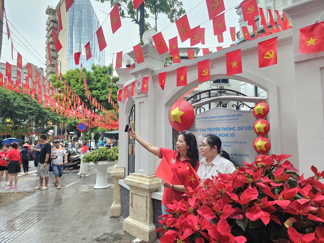 Hàng nghìn suất quà tiếp sức người dân tham dự "A80" tại Trung tâm Báo chí Thủ đô- Ảnh 25.