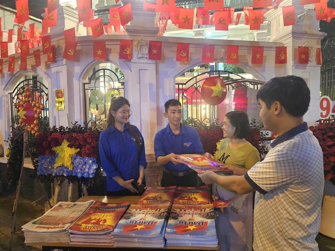 Hàng nghìn suất quà tiếp sức người dân tham dự "A80" tại Trung tâm Báo chí Thủ đô- Ảnh 16.