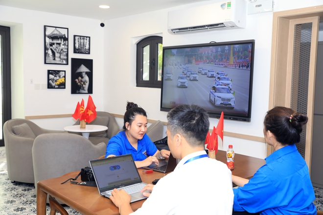 Hàng nghìn suất quà tiếp sức người dân tham dự "A80" tại Trung tâm Báo chí Thủ đô- Ảnh 18.
