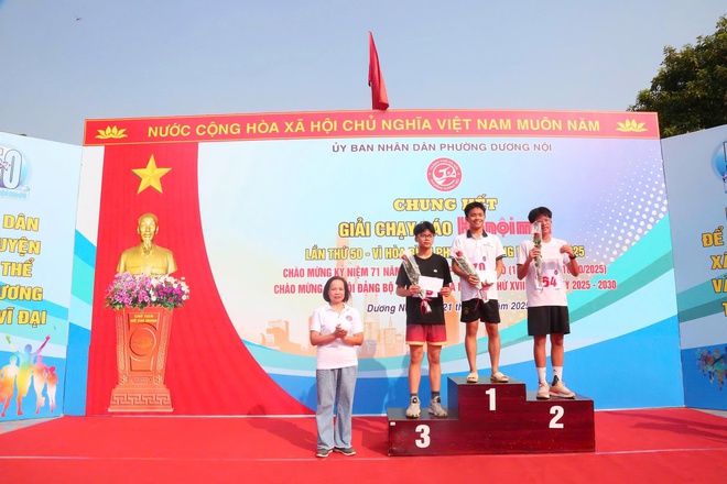 Sôi nổi Chung kết Giải chạy Báo Hànộimới mở rộng lần thứ 50 - Vì hòa bình phường Dương Nội năm 2025- Ảnh 8.