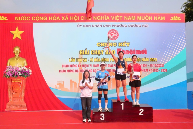 Sôi nổi Chung kết Giải chạy Báo Hànộimới mở rộng lần thứ 50 - Vì hòa bình phường Dương Nội năm 2025- Ảnh 7.