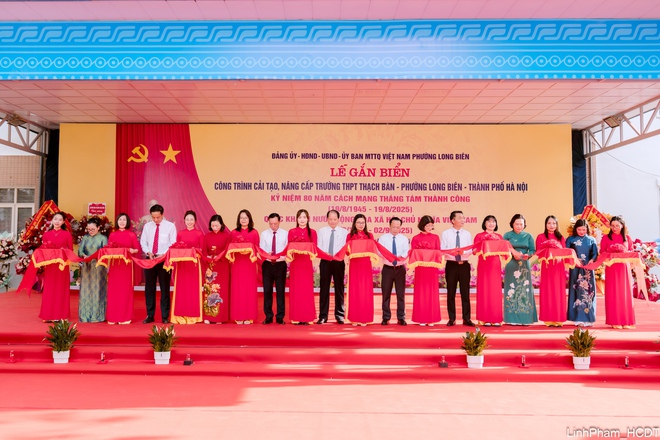 Phường Long Biên gắn biển công trình Trường THPT Thạch Bàn chào mừng 80 năm Quốc khánh 2/9- Ảnh 10.