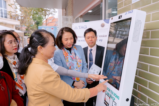 Hà Nội đẩy mạnh đổi mới y tế cơ sở, hướng tới chăm sóc sức khỏe toàn dân bền vững- Ảnh 3.