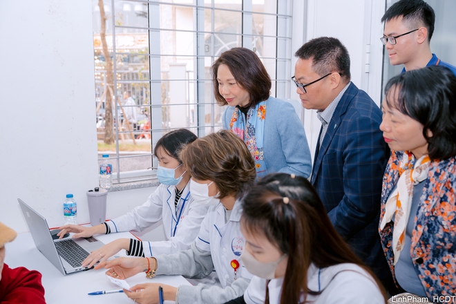 Hà Nội đẩy mạnh đổi mới y tế cơ sở, hướng tới chăm sóc sức khỏe toàn dân bền vững- Ảnh 4.