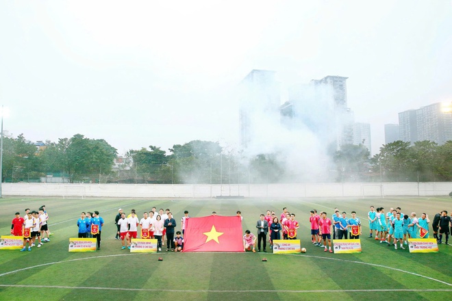 Ô Chợ Dừa rực rỡ sắc đỏ chào mừng Đại hội đại biểu toàn quốc lần thứ XIV của Đảng- Ảnh 6.