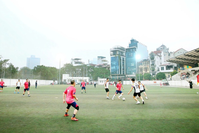 Ô Chợ Dừa rực rỡ sắc đỏ chào mừng Đại hội đại biểu toàn quốc lần thứ XIV của Đảng- Ảnh 8.