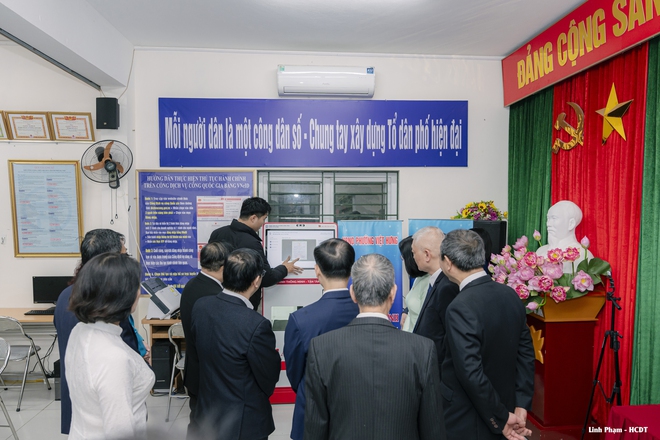 Phường Việt Hưng ra mắt mô hình “Tổ dân phố Hiện đại - Văn minh - An ninh - An toàn - Chuyển đổi số”- Ảnh 2.