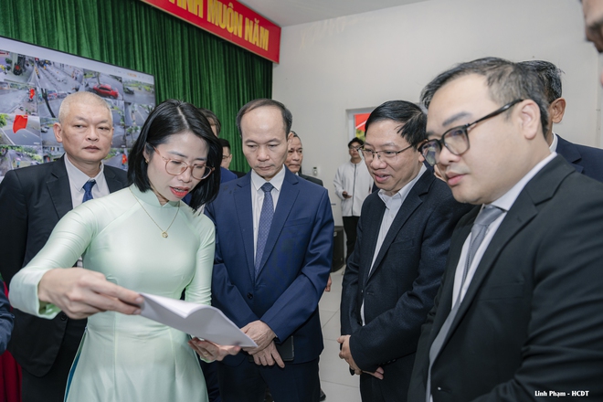 Phường Việt Hưng ra mắt mô hình “Tổ dân phố Hiện đại - Văn minh - An ninh - An toàn - Chuyển đổi số”- Ảnh 3.