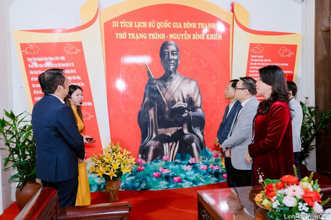 Phường Việt Hưng gìn giữ và lan tỏa giá trị văn hóa qua Lễ giỗ Trạng Trình Nguyễn Bỉnh Khiêm- Ảnh 7.