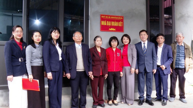 Xã Ứng Hòa: Trao 6 nhà Đại đoàn kết cho các hộ có hoàn cảnh khó khăn- Ảnh 5.