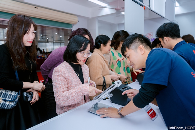 Phường Việt Hưng đẩy mạnh chuyển đổi số gắn với bảo đảm an toàn thực phẩm học đường- Ảnh 9.