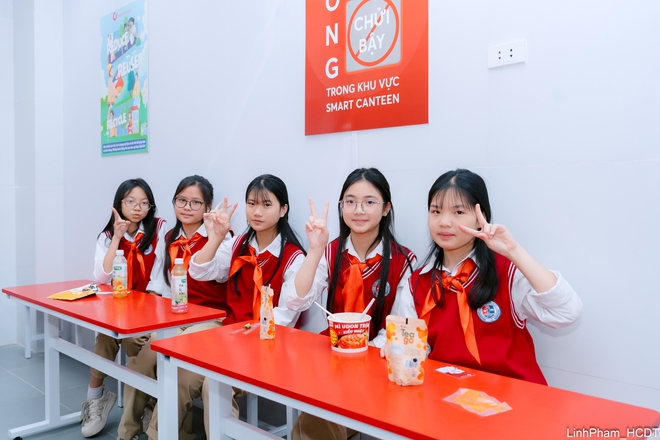 Phường Việt Hưng đẩy mạnh chuyển đổi số gắn với bảo đảm an toàn thực phẩm học đường- Ảnh 14.