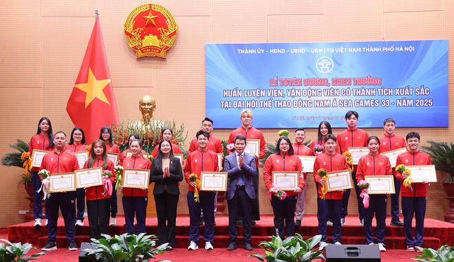 Hà Nội tuyên dương các vận động viên, huấn luyện viên đạt thành tích cao tại SEA Games 33- Ảnh 12.