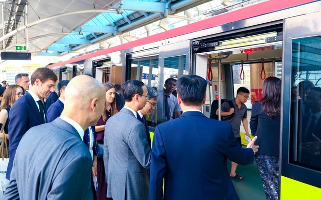 Gắn biển lưu niệm tuyến đường sắt đô thị số 3, đoạn Nhổn - Ga Hà Nội- Ảnh 9.