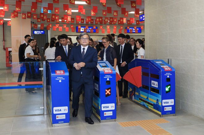 Gắn biển lưu niệm tuyến đường sắt đô thị số 3, đoạn Nhổn - Ga Hà Nội- Ảnh 6.
