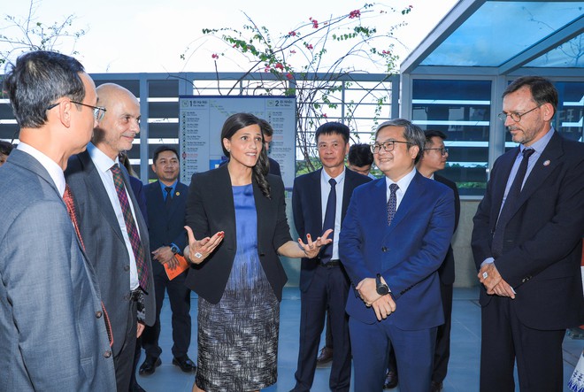 Gắn biển lưu niệm tuyến đường sắt đô thị số 3, đoạn Nhổn - Ga Hà Nội- Ảnh 4.