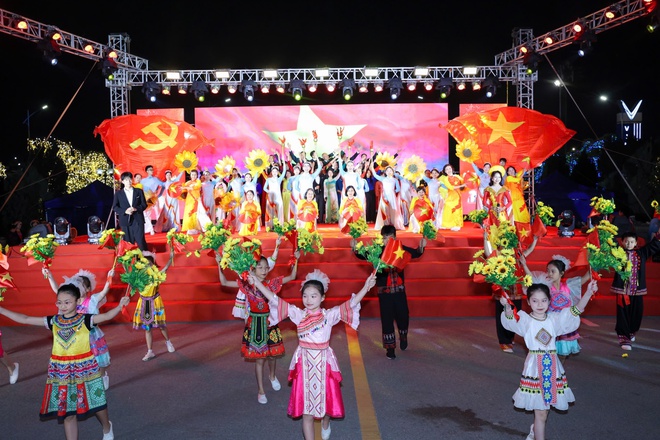 Phúc Lợi rộn ràng Liên hoan “Đảng - Mùa xuân - Dân tộc”, ra mắt Điểm “check-in” Xuân mới - Kỷ nguyên mới- Ảnh 12.