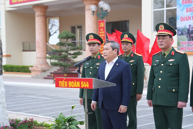 Chủ tịch UBND Thành phố Vũ Đại Thắng đến thăm, chúc Tết cán bộ, chiến sĩ Tiểu đoàn Công binh 544- Ảnh 2.