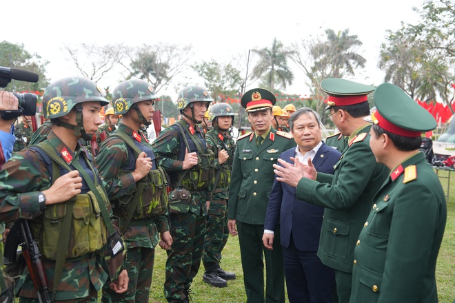 Chủ tịch UBND Thành phố Vũ Đại Thắng đến thăm, chúc Tết cán bộ, chiến sĩ Tiểu đoàn Công binh 544- Ảnh 3.